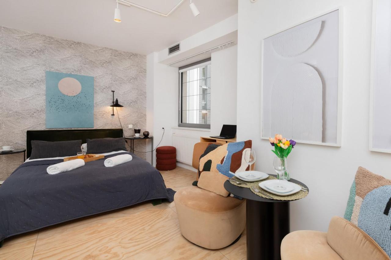 Stylish Studio In Modern Design - Tartaczna 2 By Rent Like Huoneisto *